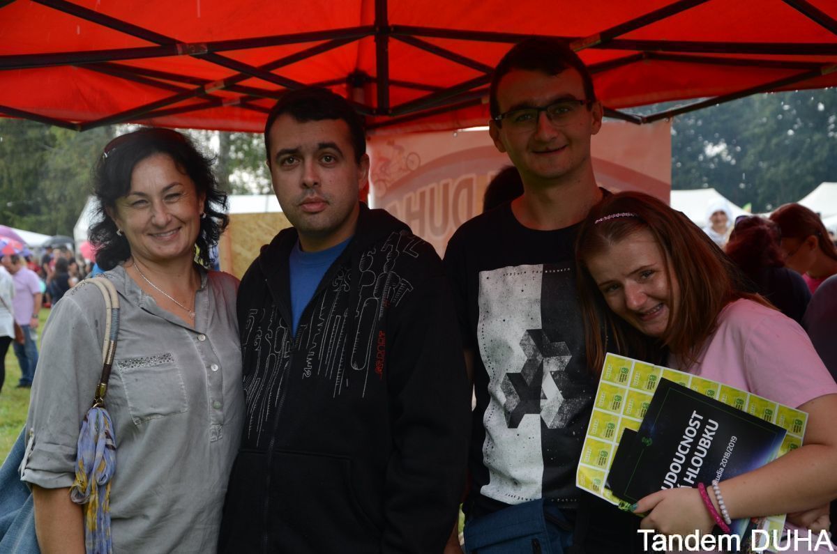 43633717_654974728229325_6829162669686128640_n.jpg